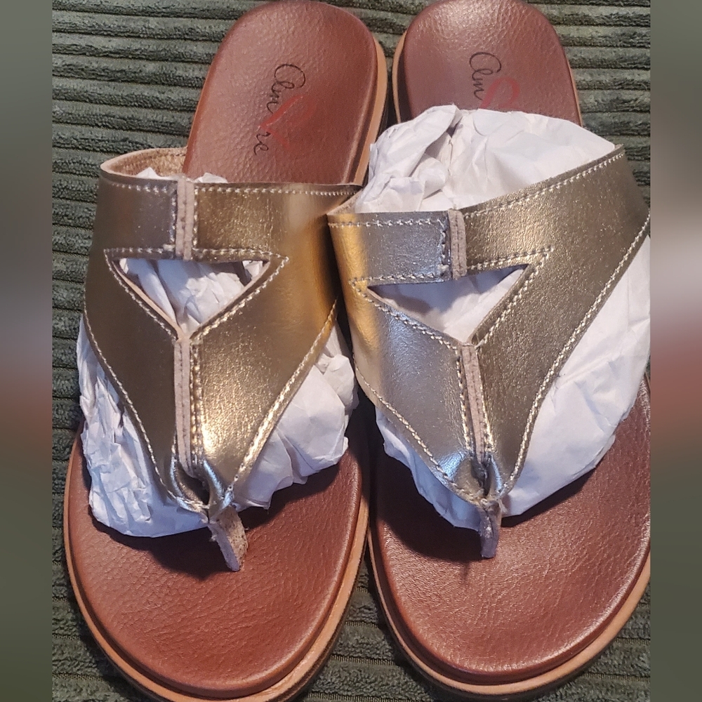Gold Women's Leather Sandles *Brand New*